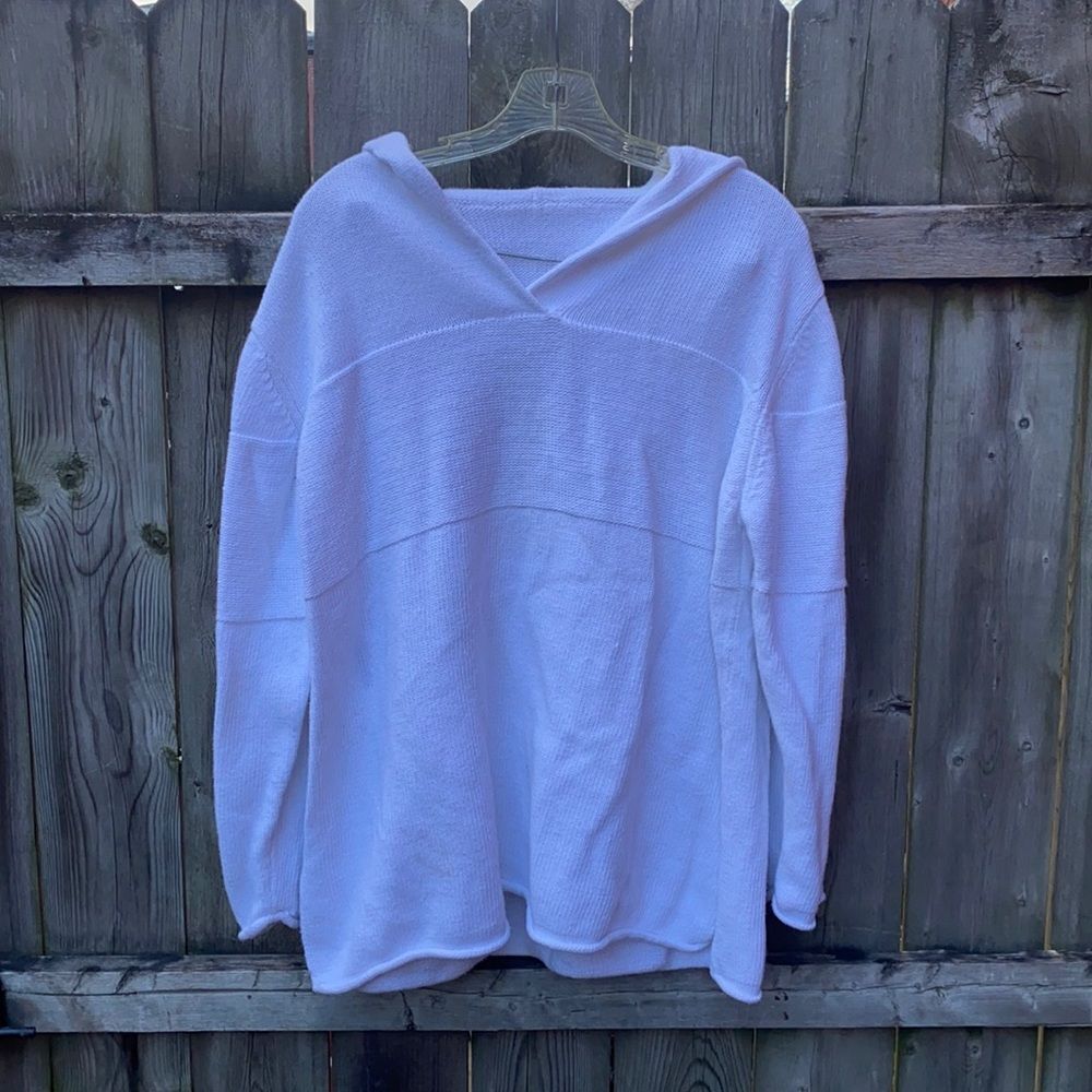 White sweater sz. L